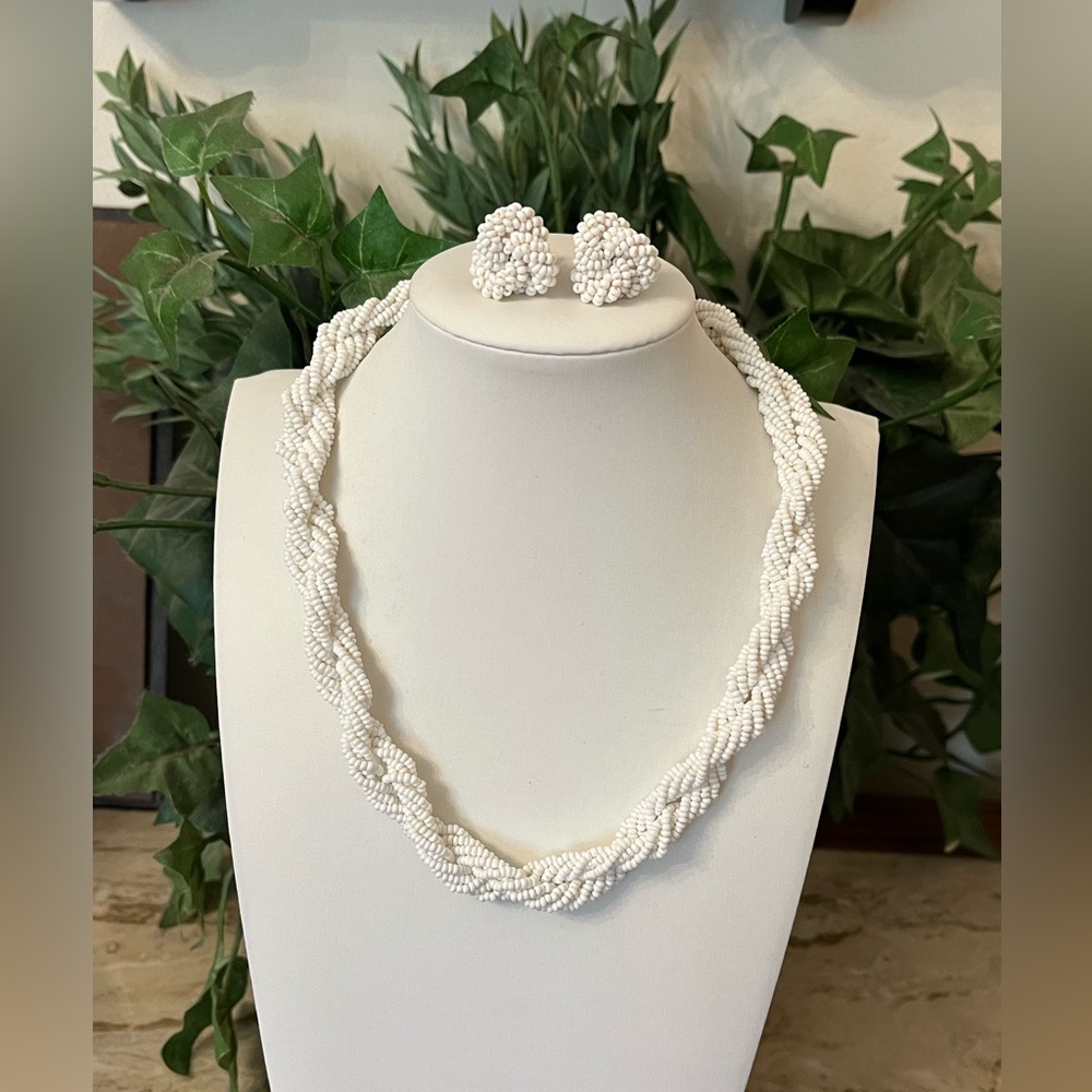 Vintage Glass Seed Bead Necklace and Screw Back Earrings